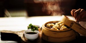 dumplings σε πιάτο