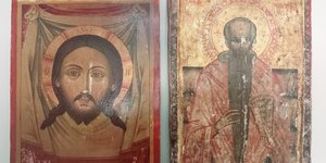 δύο παλιές θρησκευτικές εικόνες