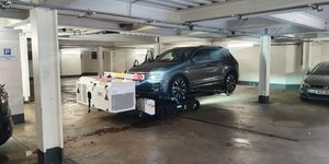 Σηκώνουν τα παράνομα παρκαρισμένα αυτοκίνητα σε χρόνο ρεκόρ