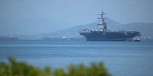 To USS Gerald R. Ford στον Πειραιά