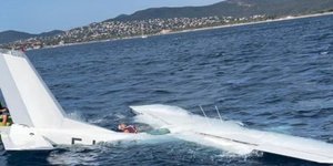 Tο αεροσκάφος τύπου Cesna παρουσίασε βλάβη στον κινητήρα και προσθαλασσώθηκε ανοικτά τον γαλλικών ακτών στην Κυανή Ακτή