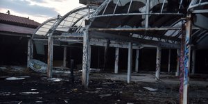 Φωτιά στο εγκαταλελειμμένο ξενοδοχείο Grand Chalet στην Κηφισιά