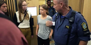 H ακτιβίστρια για το κλίμα Γκρέτα Τούνμπεργκ σε αίθουσα δικαστηρίου στο Μάλμε της Σουηδίας