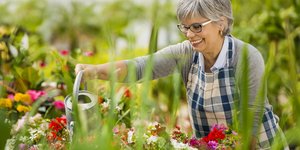 γυναικα με ποτιστήρι 