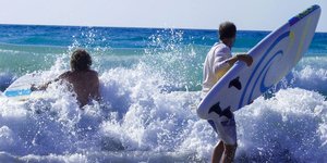 Ημέρες καύσωνα ώρα για σερφ