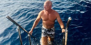 Κρατιέται σε φόρμα ο Τζεφ Μπέζος
