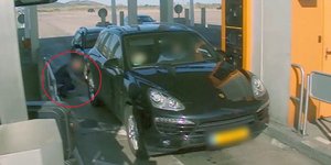 Κλέφτες ξεφουσκώνουν τα λάστιχα σε αυτοκίνητο στα διόδια