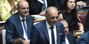 O πρόεδρος της Ελληνικής Λύσης, Κυριάκος Βελόπουλος, στη Βουλή