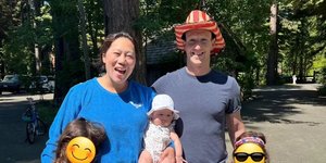 Ο διευθύνων σύμβουλος της Meta, Mark Zuckerberg, με την οικογένειά του στις 4 Ιουλίου 2023