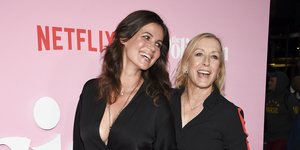 Η Martina Navratilova, δεξιά, και η σύζυγος της, Julia Lemigova