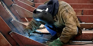 Μέτρα προστασίας των εργαζομένων από τον καύσωνα «Κλέων» αποφάσισε το αρμόδιο υπουργείο