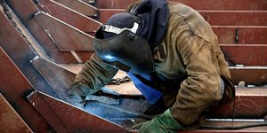 Μέτρα προστασίας των εργαζομένων από τον καύσωνα «Κλέων» αποφάσισε το αρμόδιο υπουργείο