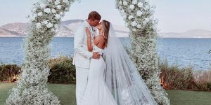 Στην Ελλάδα παντρεύτηκε η πρώην Μις Βρετανία, Ζάρα Χόλαντ