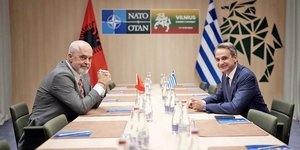 Ιδιαίτερη μνεία από τα αλβανικά ΜΜΕ στη συνάντηση Μητσοτάκη - Ράμα στο Βίλνιους