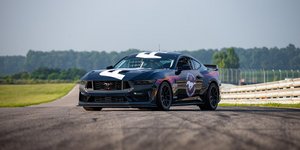 Ford Mustang Dark Horse R
