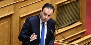 Ο Δημήτρης Παπαστεργίου στη Βουλή