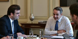 πιερρακάκης μητσοτάκης