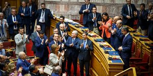 Ελαβε ψήφο εμπιστοσύνης η κυβέρνηση