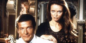 Ροτζερ Μουρ 007 