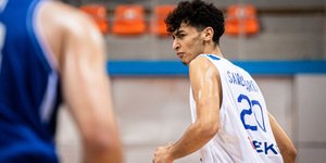 Ο Αλέξανδρος Σαμοντούροφ της Εθνικής Ελλάδος κόντρα στην Ιταλία, στο Eurobasket U18