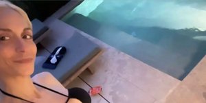 Η Σοφία Καρβέλα με το πιο μικροσκοπικό μπικίνι 