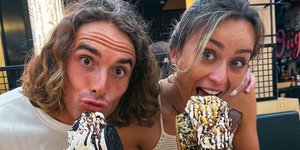 Στέφανος Τσιτσιπάς και Πάουλα Μπαντόσα απολαμβάνουν τις διακοπές τους στην Ελλάδα