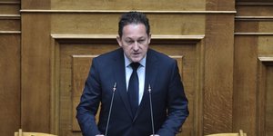 Ο Στέλιος Πέτσας μιλάει στη Βουλή