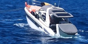 Το Λιμενικό διέσωσε 8 άτομα από ταχύπλοο που βυθιζόταν μεταξύ Αίγινας και Πειραιά