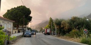 Φωτιά στο Αίγιο, βελτιωμένη εικόνα