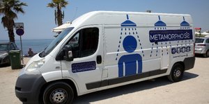 Βαν - κινητή ντουζιέρα για τους άστεγους στο Παλαιό Φάληρο