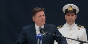 Μιλτιάδης Βαρβιτσιώτης πισω ναυτης