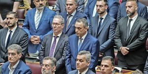 Οι «Σπαρτιάτες» στην ορκωμοσία της Βουλής