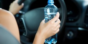 Μπουκάλι νερό