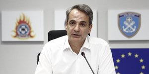 Ο πρωθυπουργός Κυριάκος Μητσοτάκης στο υπουργείο Κλιματικής Κρίσης και Πολιτικής Προστασίας
