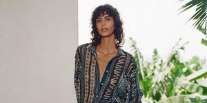 Το φόρεμα από τα Zara που θα φοράς από το πρώι μέχρι το βράδυ 