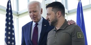 Οι πρόεδροι ΗΠΑ και Ουκρανίας, Τζο Μπάιντεν και Βολόντιμιρ Ζελένσκι