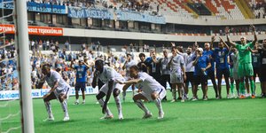 Θέση στα πλέι οφ του Conference League έκλεισε η Άδανα Ντεμιρσπόρ