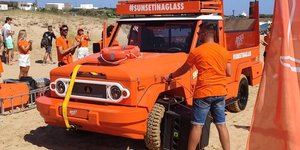 Στην Πάρο εμφανίστηκε ξανά το αμφίβιο αυτοκίνητο