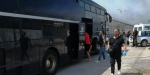 Εκκένωση της δομής μεταναστών στην Αμυγδαλέζα λόγω της φωτιάς