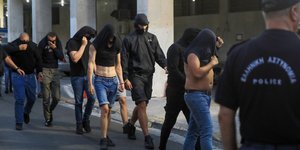 Αναφορά στην ΕΕ από τον Δικηγορικό Σύλλογο Αιγίου κατά του δικηγόρου των Κροατών χούλιγκαν που κατηγορούνται για τη δολοφονική επίθεση στη Νέα Φιλαδέλφεια