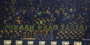 Άρης: Πανό στη μνήμη του αδικοχαμένου οπαδού της ΑΕΚ -«Καλό ταξίδι Μιχάλη»