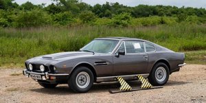 Aston Martin V8