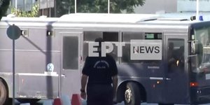 Μεταγωγή συλληφθέντων σε φυλακές 