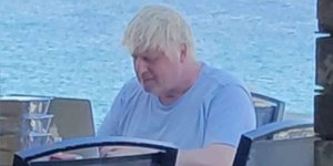 Η Μπόρις Τζόνσον στις προηγούμενες διακοπές του στη Κάρυστο 