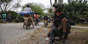 κολομβια αστυνομικος 