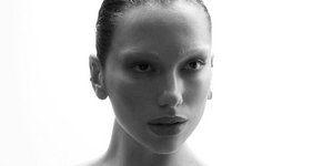 Η Dua Lipa ποζάρει τόπλες για την γαλλική Vogue