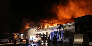 Φωτιά σε αποθήκη στη Μόσχα