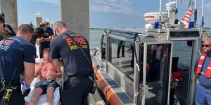 Ο 25χρονος ψαράς, που έσωσε η Ακτοφυλακή των ΗΠΑ ανοικτά των ακτών της Φλόριντα