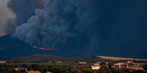 Φωτιά στην Αλεξανδρούπολη - Κάηκαν σπίτια