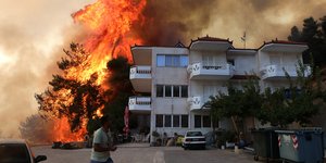 Φωτιά στη Φυλή